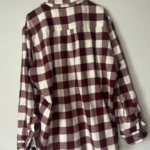 White and red polo - Picture 2 of 3